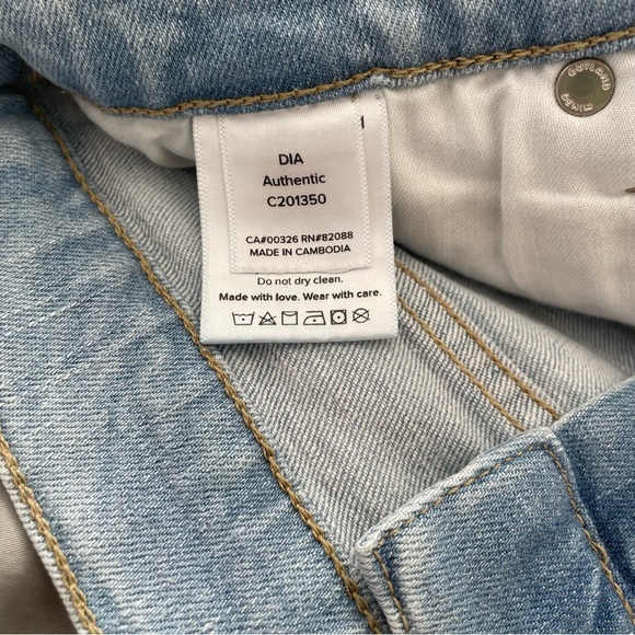 Outland Denim Dia Relaxed Shorts - Picture 3 of 9